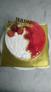 Strawberry cream cake
